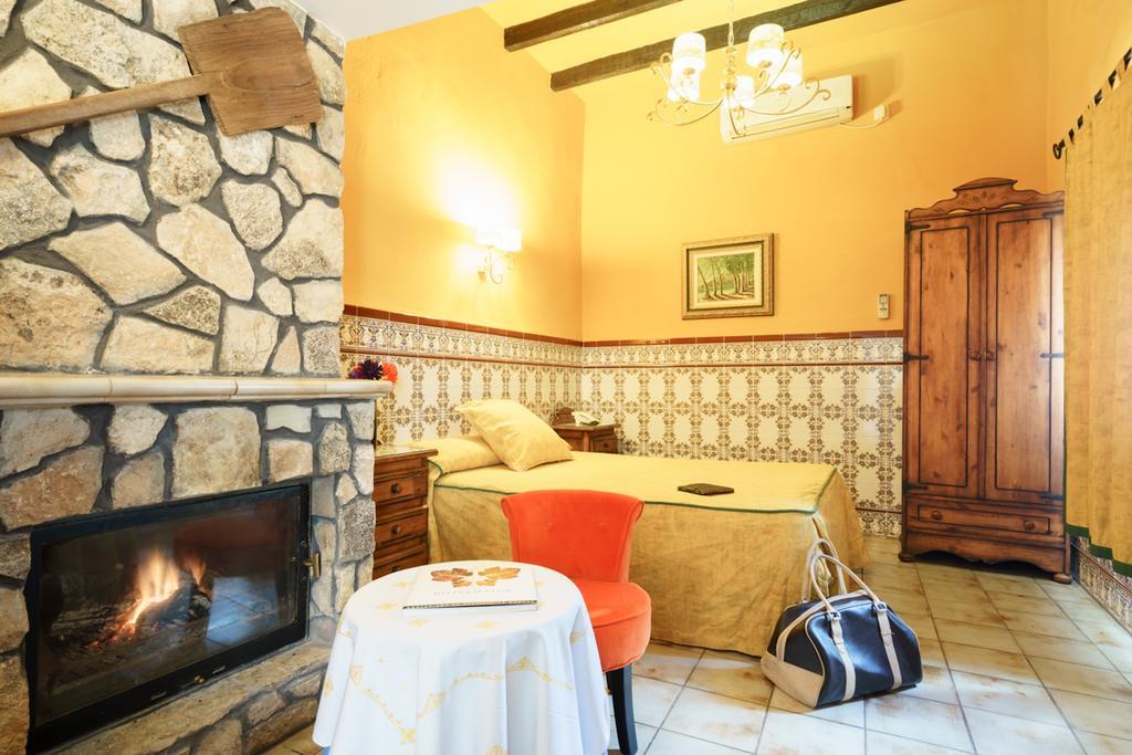 Hotel Rural Albamanjon 3*